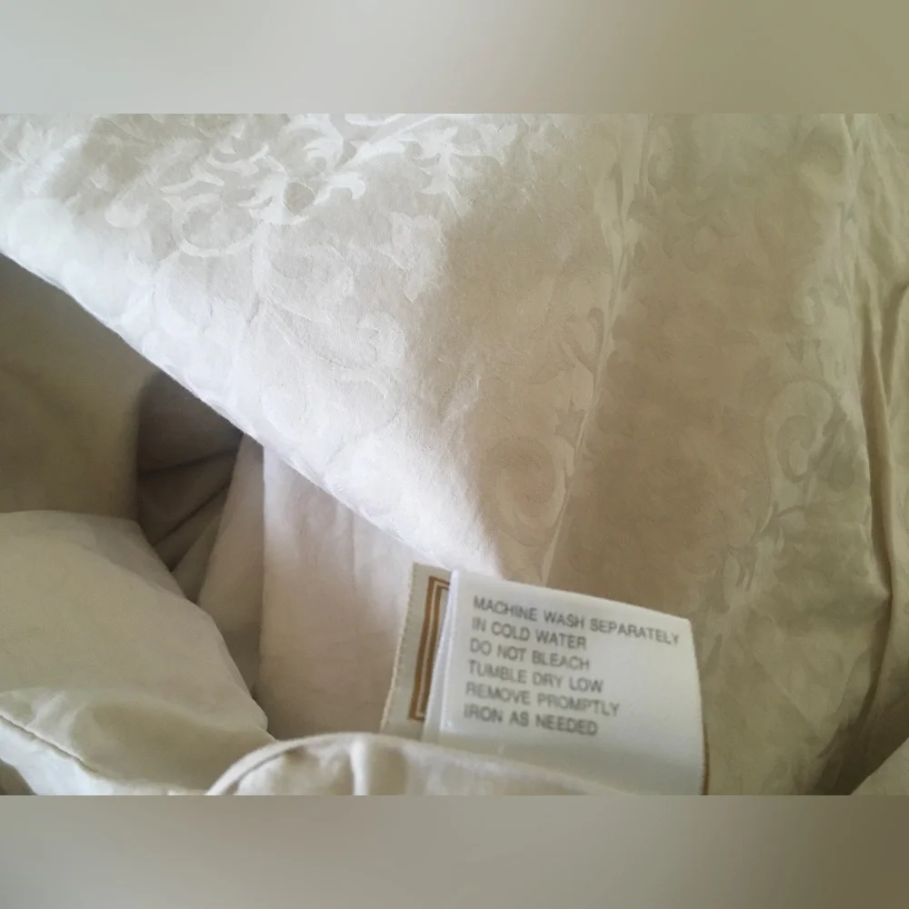 Waterford 400 thread count cotton Tosca Scroll hemstitch duvet cover